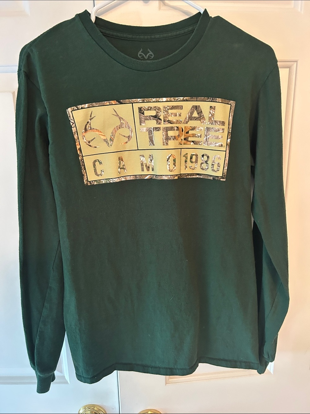 Realtree Dark Green Long Sleeve Camo Logo Tee